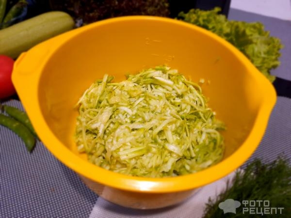 Рецепт: Рулет из кабачков - С начинкой на Ваш вкус!