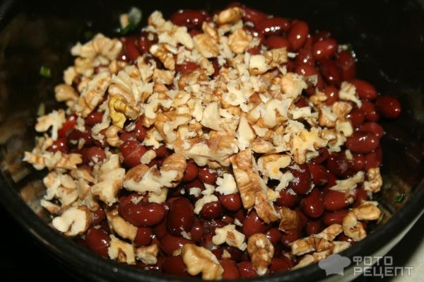 Рецепт: Салат с фасолью - В грузинском стиле