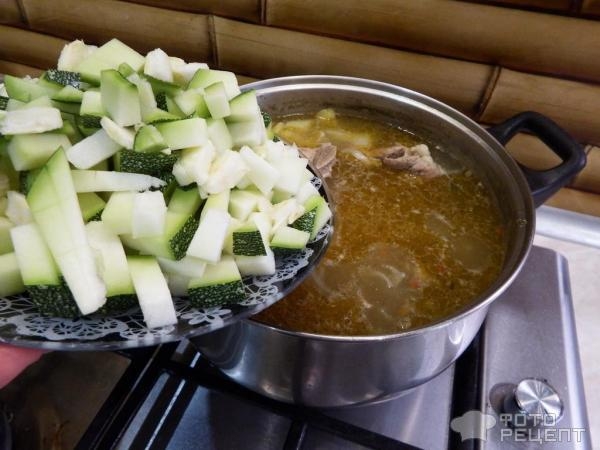 Рецепт: Суп из кабачка - Легкий супчик на мясном бульоне Рецепт: Суп из кабачка - Легкий супчик на мясном бульоне