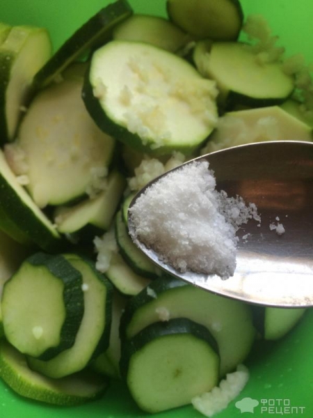 Рецепт: Закуска из жареных кабачков - Очень просто и так вкусно!