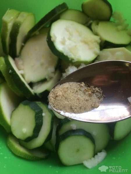 Рецепт: Закуска из жареных кабачков - Очень просто и так вкусно!