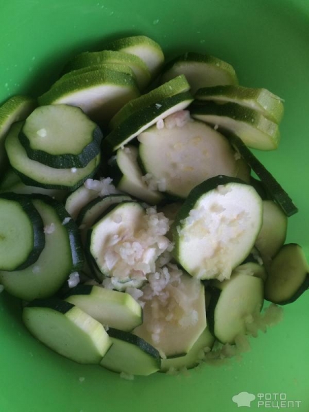 Рецепт: Закуска из жареных кабачков - Очень просто и так вкусно!