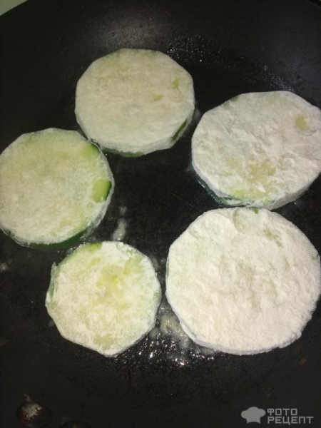 Рецепт: Закуска из жареных кабачков - Очень просто и так вкусно!