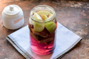 Компот из яблок и каркаде на зиму