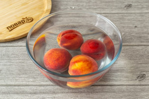 Компот из персиков с лимонной кислотой на зиму Компот из персиков с лимонной кислотой на зиму