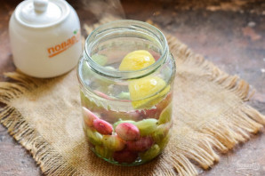 Компот из крыжовника с лимоном на зиму