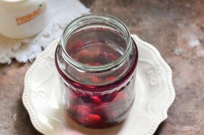 Компот из вишни с косточками без стерилизации на зиму Компот из вишни с косточками без стерилизации на зиму