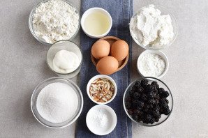 Пирог с ежевикой