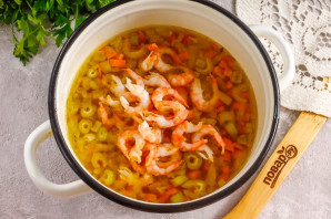 Крем-суп из сельдерея с креветками Крем-суп из сельдерея с креветками