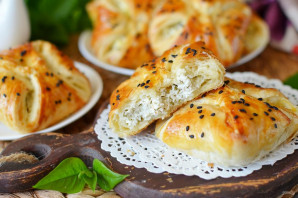 Слоеные конвертики с творогом