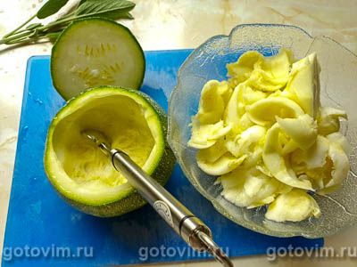 Кабачки «Ницца» запеченые с сыром Шевр и беконом