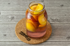 Компот из персиков с лимонной кислотой на зиму Компот из персиков с лимонной кислотой на зиму