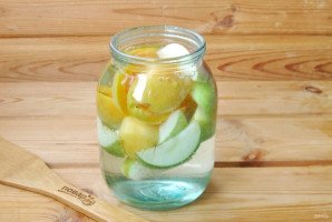 Компот из абрикосов и яблок на зиму Компот из абрикосов и яблок на зиму