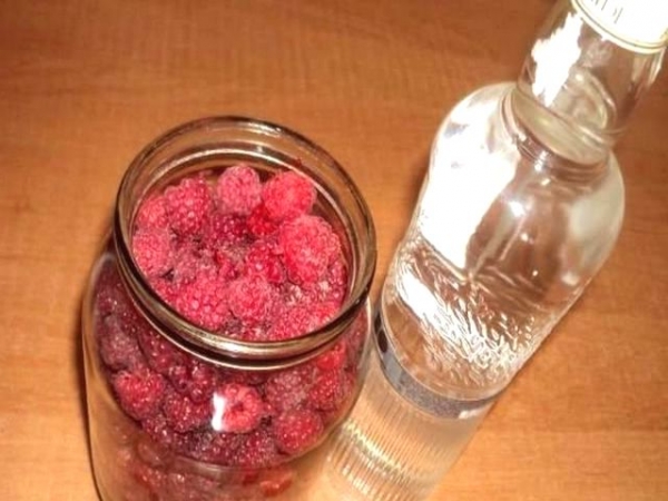 
Настойка из малины на водке в домашних условиях — простой рецепт из свежих ягод	