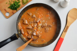 Тушеная телятина с подливкой