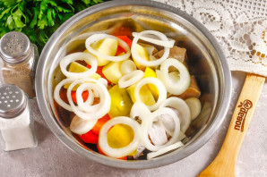 Шашлык из рыбы с яблоками