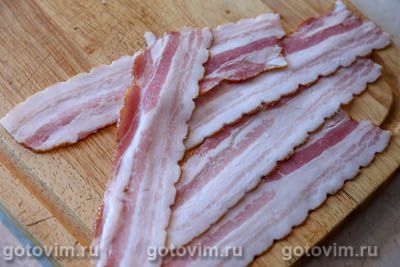 Рулетики из кабачков с беконом и сыром, запеченные в формочках для кексов