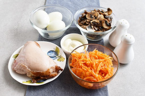 Салат из копченого окорочка