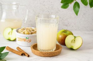 Компот из киноа с яблоком и корицей Компот из киноа с яблоком и корицей