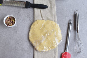 Лимонные колечки с фисташками