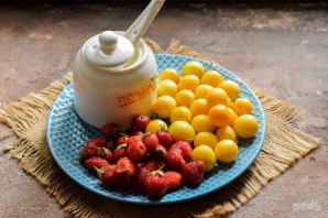 Компот из алычи и клубники на зиму