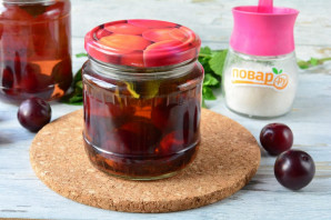 Компот из сливы и мяты на зиму