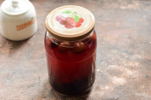 Компот из клубники и шелковицы на зиму Компот из клубники и шелковицы на зиму