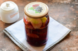 Компот из яблок и каркаде на зиму