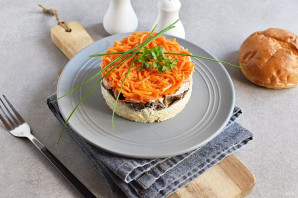 Салат из копченого окорочка