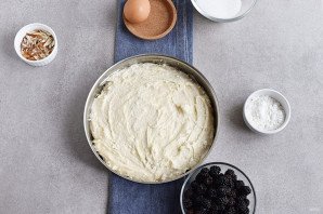 Пирог с ежевикой