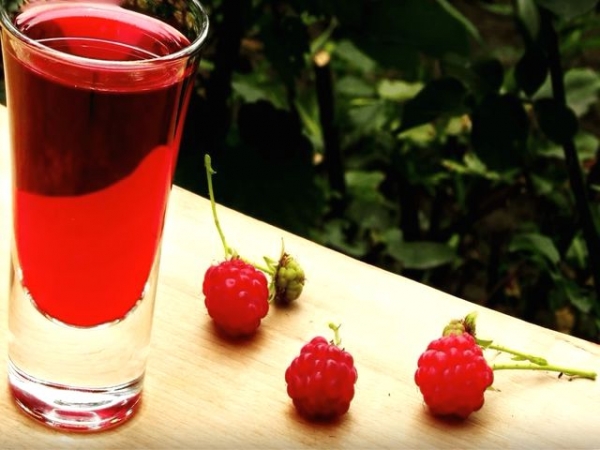 
Настойка из малины на водке в домашних условиях — простой рецепт из свежих ягод	