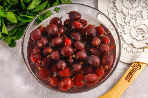 Крыжовник перетертый с сахаром на зиму Крыжовник перетертый с сахаром на зиму