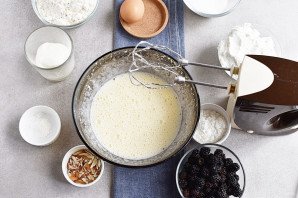 Пирог с ежевикой