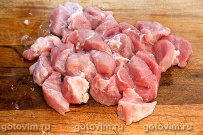 Мясо в квасе, тушенное с ржаными сухариками