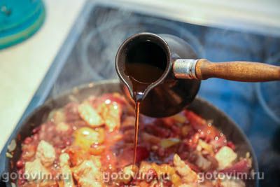 Тушеная фасоль со свининой, копченостями и кофе Тушеная фасоль со свининой, копченостями и кофе