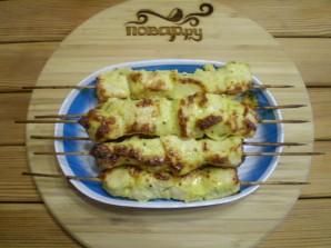 Куриные шашлычки на шпажках в духовке Куриные шашлычки на шпажках в духовке