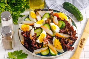 Cалат с окунем горячего копчения Cалат с окунем горячего копчения