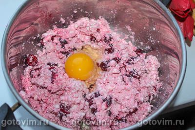 Творожная запеканка на манке с черешней