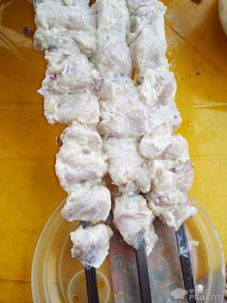 Рецепт: Быстро маринованный шашлык - Из свинины, маринованный растительным маслом и майонезом Рецепт: Быстро маринованный шашлык - Из свинины, маринованный растительным маслом и майонезом