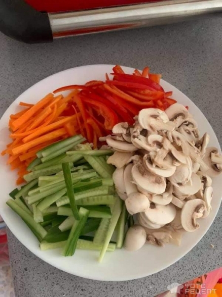 Рецепт: Фунчоза с говяжьей тушенкой - С говядиной.