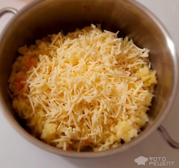 Рецепт: Котлеты из индейки - Детские котлетки из индейки, нежные, с сыром и картофелем.