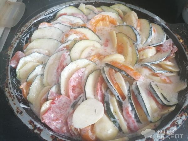 Рецепт: Легкая овощная запеканка - из кабачка с картофелем и томатами "в духовке"