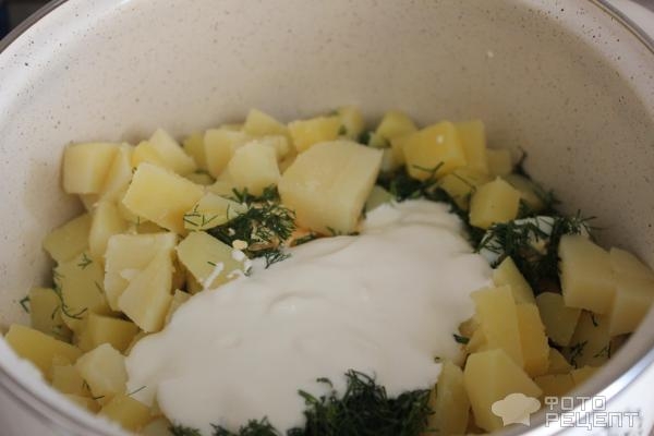 Рецепт: Окрошка с красной рыбой - на курином бульоне