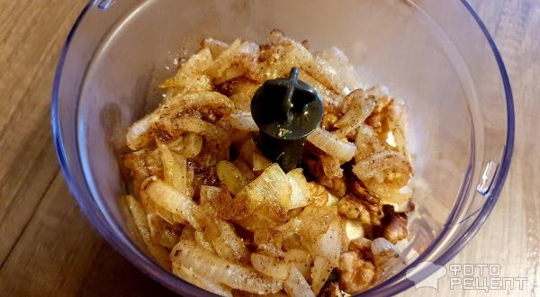 Рецепт: Паштет из яиц - классический яичный паштет с грецкими орехами и луком Рецепт: Паштет из яиц - классический яичный паштет с грецкими орехами и луком