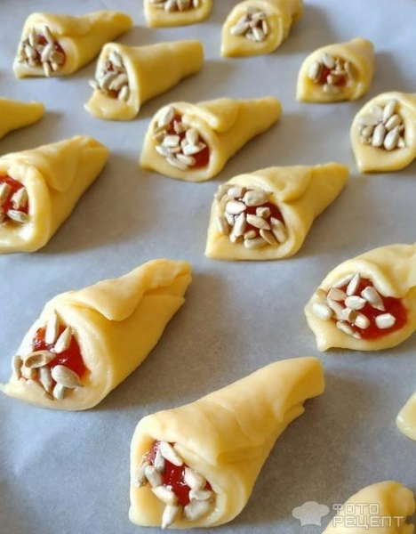 Рецепт: Печенье "Кулек с семечками" - вам семечек насыпать в кулек или в карман?