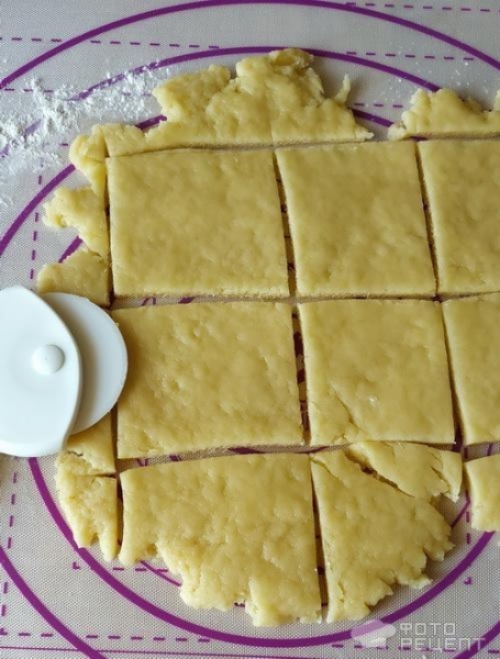 Рецепт: Печенье "Кулек с семечками" - вам семечек насыпать в кулек или в карман?