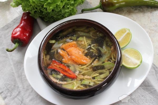 Рецепт: Уха из лососевых - с листами нори
