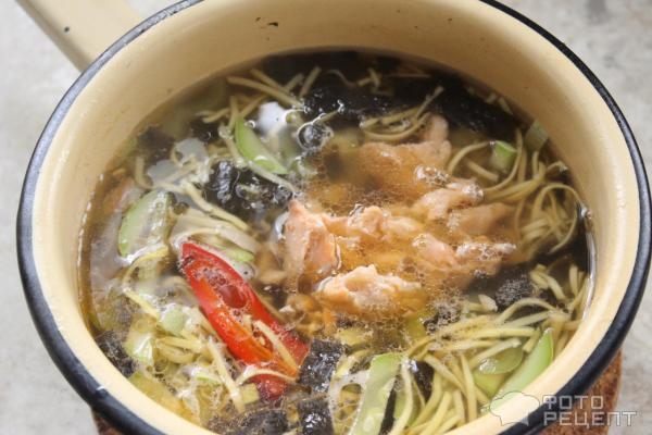 Рецепт: Уха из лососевых - с листами нори