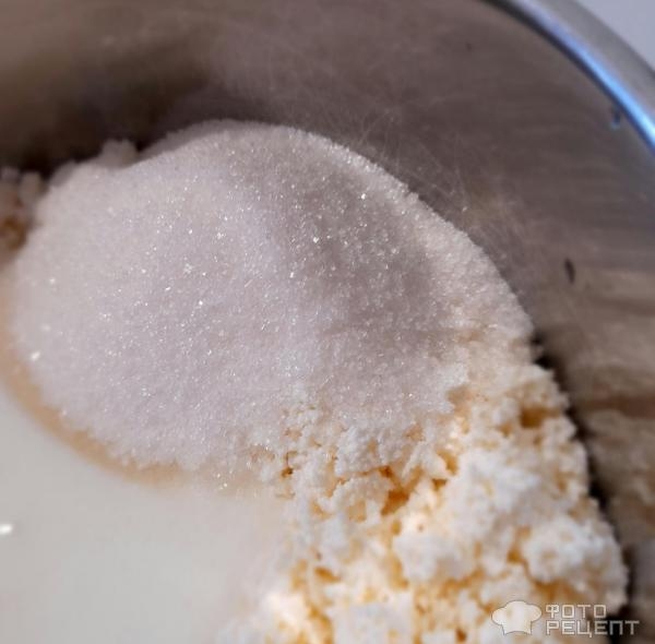 Рецепт: Запеканка творожно-фруктовая - Двуслойная творожная запеканка с нектаринами и грушами, из домашнего творога.