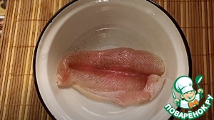 Запечённый пангасиус в пергаменте, в духовке